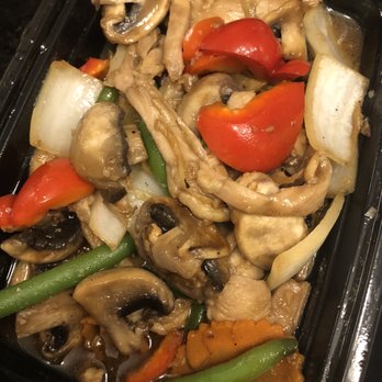 Green Mango Express - Ginger Chicken, full of mushrooms, after requesting no mushrooms and being told Ginger Chicken doesn't have mushrooms. - Thai Near Me - Toronto, Ontario Green Mango Express - Ginger Chicken, full of mushrooms, after requesting no mushrooms and being told Ginger Chicken doesn't have mushrooms. - Thai Near Me - Toronto, Ontario