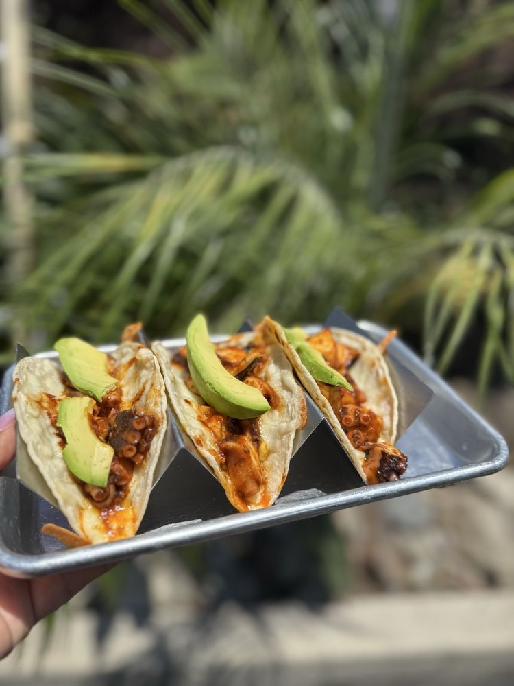 Tacos Y Mariscos 106