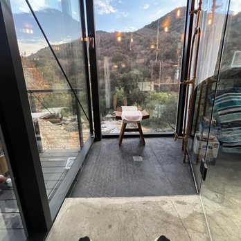 Paradise Ranch - Bathroom view - Resorts Near Me - Three Rivers, California Paradise Ranch - Bathroom view - Resorts Near Me - Three Rivers, California