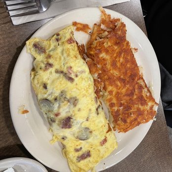 Bill's Cafe - Omelette and hash browns - Breakfast & Brunch Near Me - Fremont, California Bill's Cafe - Omelette and hash browns - Breakfast & Brunch Near Me - Fremont, California