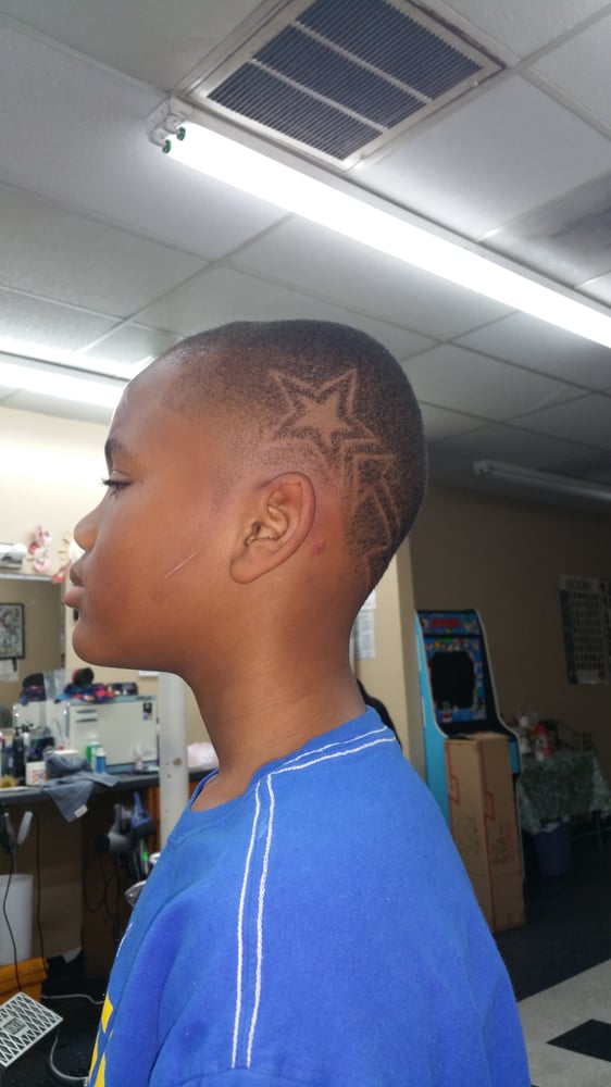Phayes Two Barber Shop Logo