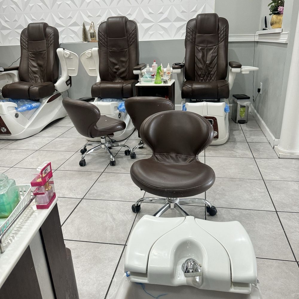 QD Nails - Pedicure station - Nail Salons Near Me - Lanham, Maryland