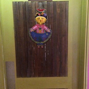 Sabor a Mí - Womens restroom. Baño de mujeres. - Mexican Near Me - Tijuana, BCN Sabor a Mí - Womens restroom. Baño de mujeres. - Mexican Near Me - Tijuana, BCN