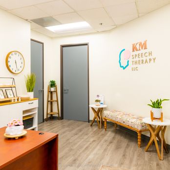 KM Speech Therapy - Families are welcomed into a bright, calming office entrance that feels warm, inviting, and child-friendly from the moment they arrive. - Speech Therapists Near Me - Sherman Oaks, California KM Speech Therapy - Families are welcomed into a bright, calming office entrance that feels warm, inviting, and child-friendly from the moment they arrive. - Speech Therapists Near Me - Sherman Oaks, California