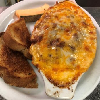 Smiley's Restaurant & Lounge - Photo - Pizza Near Me - Strathmore, Alberta Smiley's Restaurant & Lounge - Photo - Pizza Near Me - Strathmore, Alberta