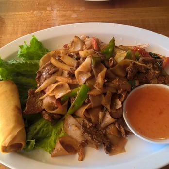 Boonsee Thai Kitchen - Norco - Pad Kee Mao, Lunch plate, little bit of spice but wonderfull - Thai Near Me - Norco, California Boonsee Thai Kitchen - Norco - Pad Kee Mao, Lunch plate, little bit of spice but wonderfull - Thai Near Me - Norco, California