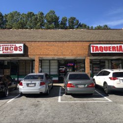 Bejucos Market - Store-front