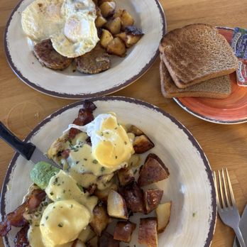 The Hen and the Hog - Benedict and standard breakfast plate - Barbeque Near Me - Hollywood, Florida The Hen and the Hog - Benedict and standard breakfast plate - Barbeque Near Me - Hollywood, Florida