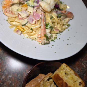 Vees Cafe - Cafes Near Me - Los Angeles, California Vees Cafe - Cafes Near Me - Los Angeles, California