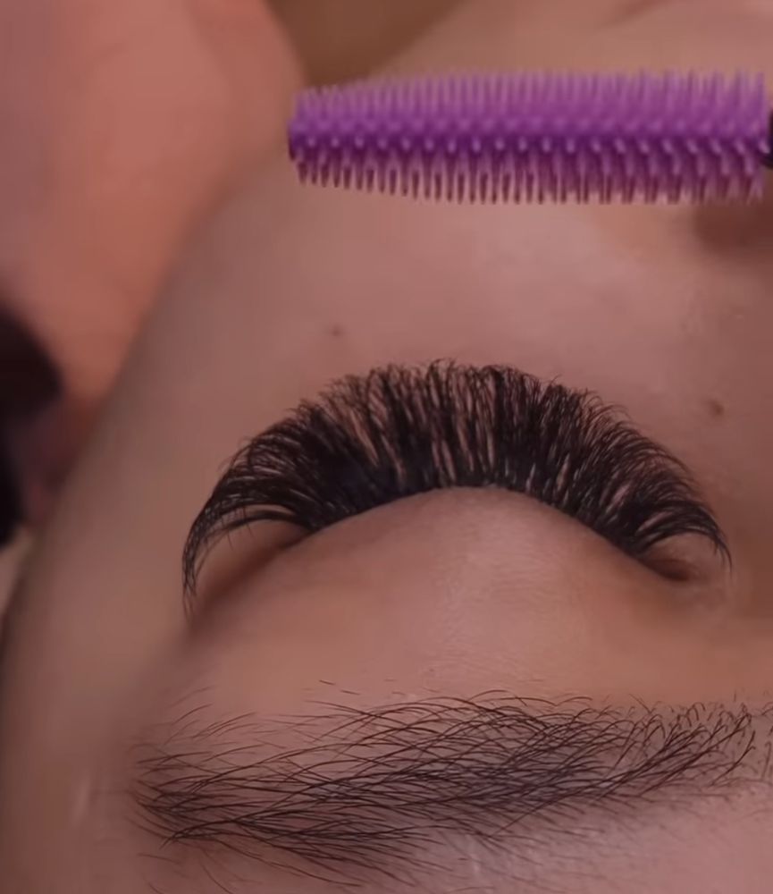 Lashes By Yoanet Logo
