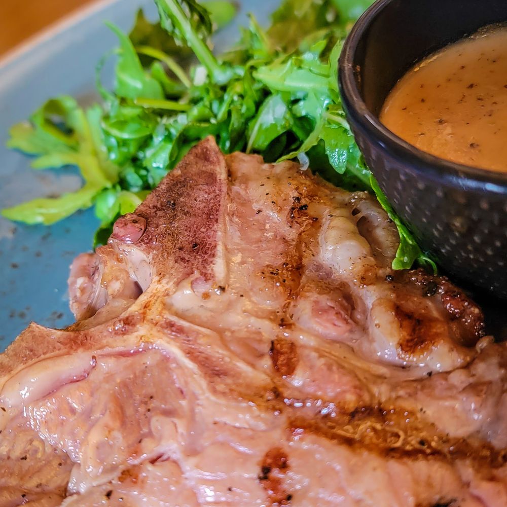 Clachan Grill - Veal - Bars Near Me - Ballater, ABD