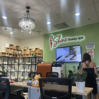 iShine Beauty Spa - View of the lobby once you walk into the spa. - Skin Care Near Me - Westminster, California iShine Beauty Spa - View of the lobby once you walk into the spa. - Skin Care Near Me - Westminster, California