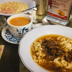 翠華餐廳 - Combo breakfast - instant ramen with beef, milk tea, macaroni with ham