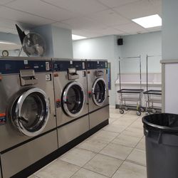SK Coin Laundry - Clean well kept