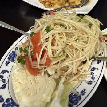 Pho 75-2 Oriental Restaurant - Gỏi Ðu Ðu (Papaya Salad) - Vietnamese Near Me - Fresno, California