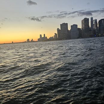 Brooklyn Bridge Park - Skyline at dusk (all the way away from Dumbo) - Parks Near Me - Brooklyn, New York