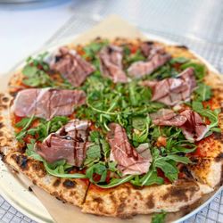 Winston's: coffee + provisions + pizza