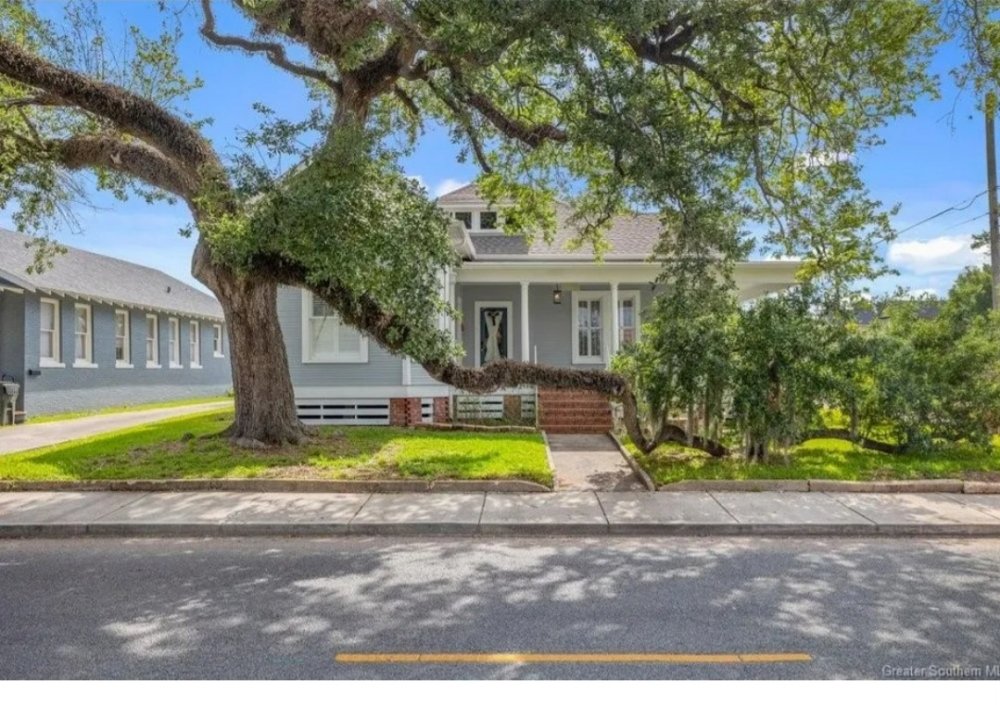 Slide of Simmons Builders