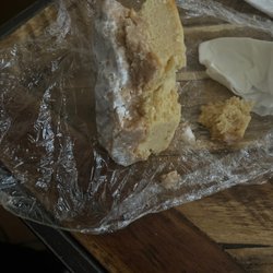 Delizia Deli & Café - Extremely hard crumb cake!