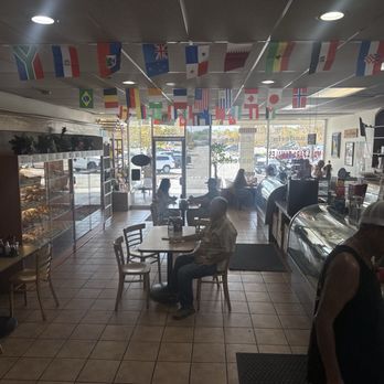 Doris Bakery Panaderia - Mexican Near Me - Camarillo, California