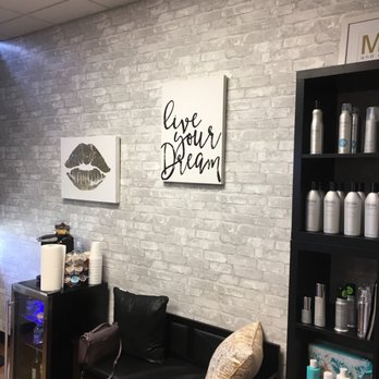 Salon Mood - Waiting area space - Hair Salons Near Me - Pearland, Texas