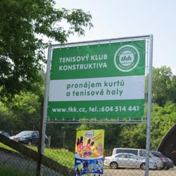 TKK - tenisový klub konstruktiva - informační tabule před vstupem do areálu