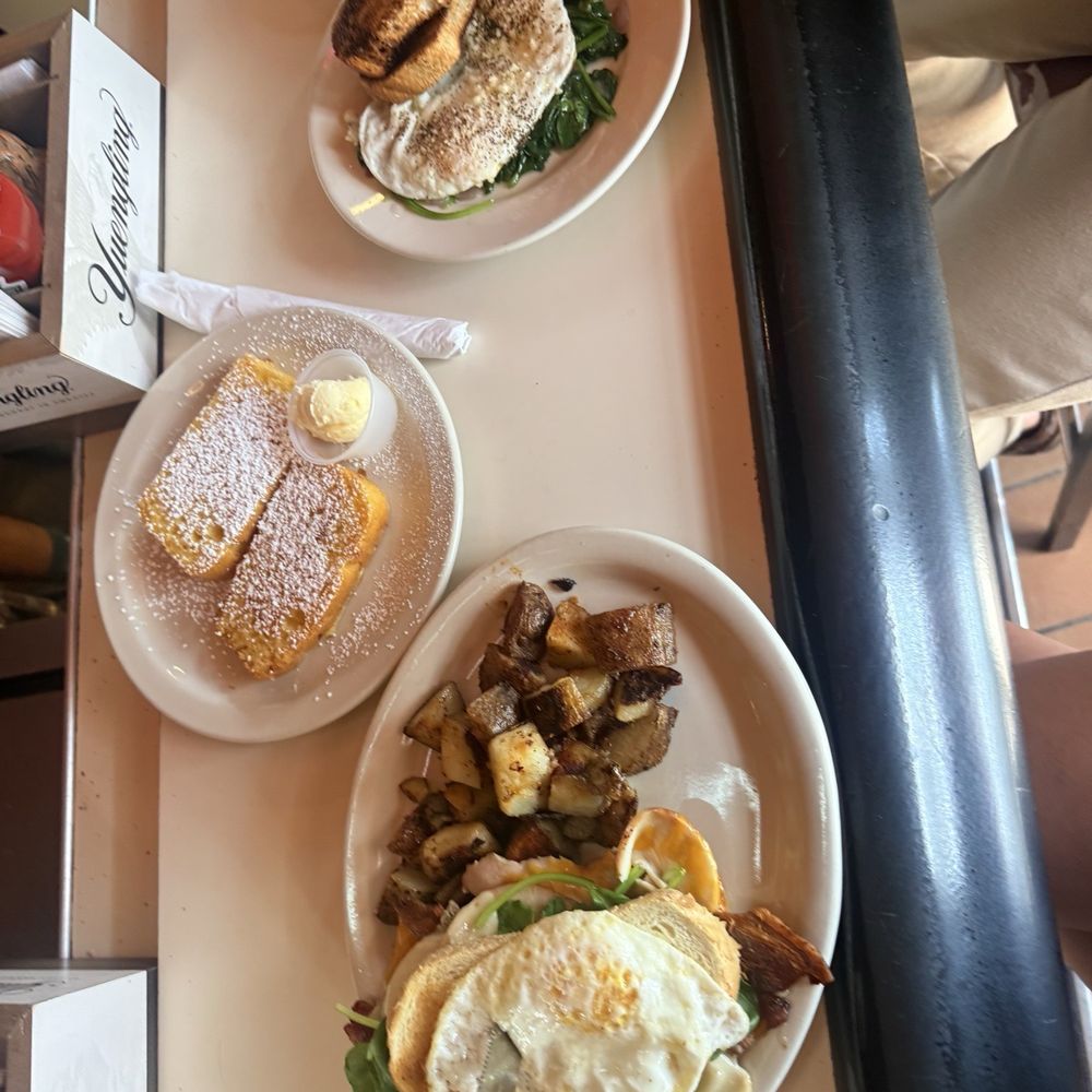 Nico's Recovery Room - American Near Me - Pittsburgh, Pennsylvania Nico's Recovery Room - American Near Me - Pittsburgh, Pennsylvania