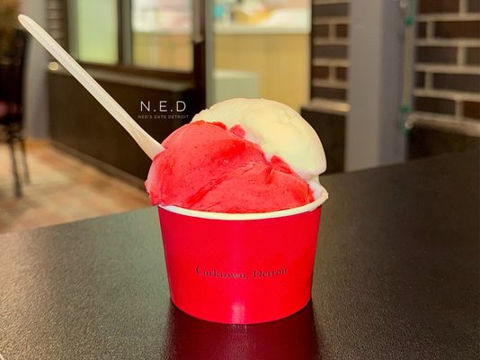 Momento Gelato and Coffee by null