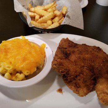 Hannibal's Kitchen - Yummy mac plus smaller fried thigh and drumstick. - Barbeque Near Me - Charleston, South Carolina