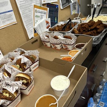 Big Chicken - Chicken sandwich, tenders and popcorn chicken - Chicken Shop Near Me - Las Vegas, Nevada Big Chicken - Chicken sandwich, tenders and popcorn chicken - Chicken Shop Near Me - Las Vegas, Nevada