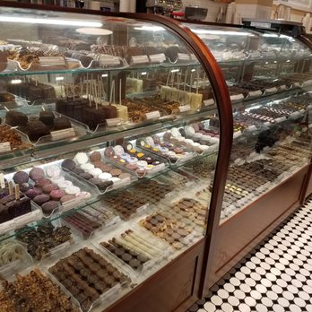 Kilwins Ice Cream - Chocolate - Fudge - Chocolate everywhere - Desserts Near Me - Alexandria, Virginia