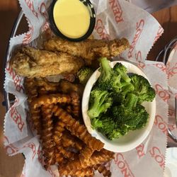 Reno's Roadhouse - Chicken fingers, sweet potato fries, broccoli