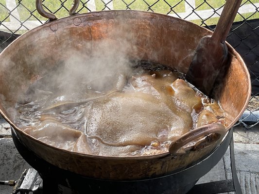 Carnitas Los Dos Chingones by null
