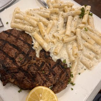Napoli's Italian Grill - Italian Near Me - Montgomery, Texas