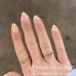 Color Capsule Nail Art Studio