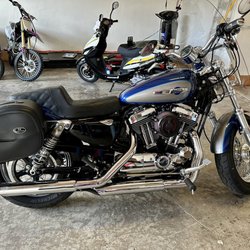 Kona Scooters - The motorcycle I rented before leaving the shop