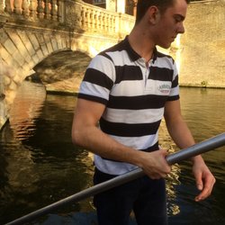 Scholars Punting Cambridge - Justin Punting past St. Johns College Cambridge