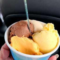 Chocolate, hazelnut, mango, and orange. Chocolate, hazelnut, mango, and orange.