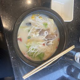 A1. Original Crossing Bridge Rice Noodles