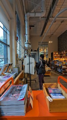 Heath Newsstand by null