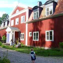 Red Haven Cottage Ukna