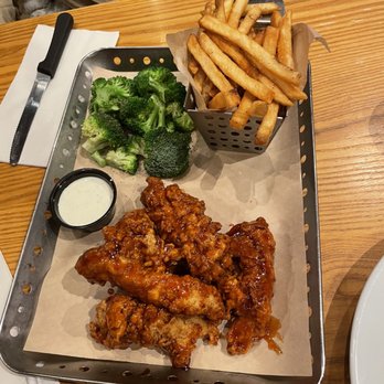 Chili's - Honey-Chipotle Chicken Crispers - Bars Near Me - Farragut, Tennessee