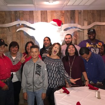 Beefeaters - Family and friends - Seafood Near Me - Southern Pines, North Carolina