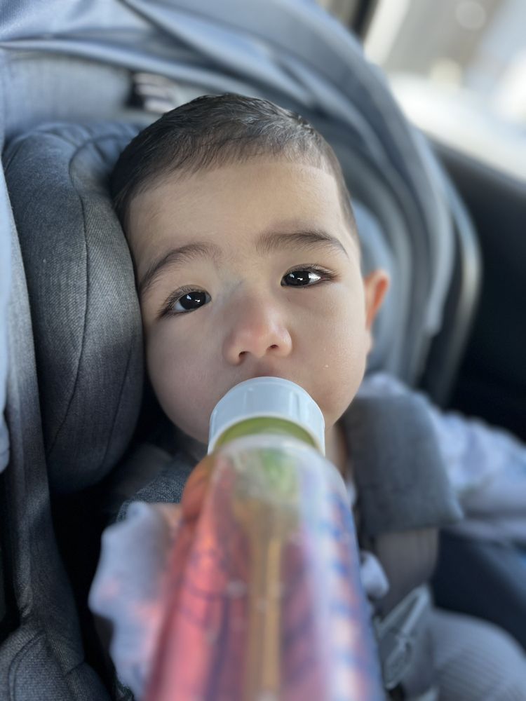 Y&L Barber & Beauty Logo