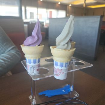 Happy Lamb Hot Pot - Black sesame and Ube ice cream for desert - Hot Pot Near Me - Las Vegas, Nevada