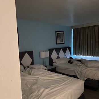 Kings Inn San Diego - 2 Queen beds with pool view - San Diego, CA