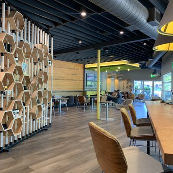 Queen Bee Cafe - Lots of spaced out indoor seating - Coffee & Tea Near Me - Clyde Hill, Washington