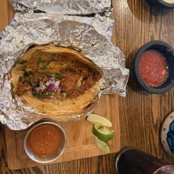 Magnolia's Mexican Bar & Grill - Tacos al pastor dinner plate