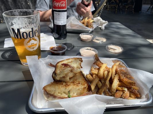 Lola's Street Kitchen by null