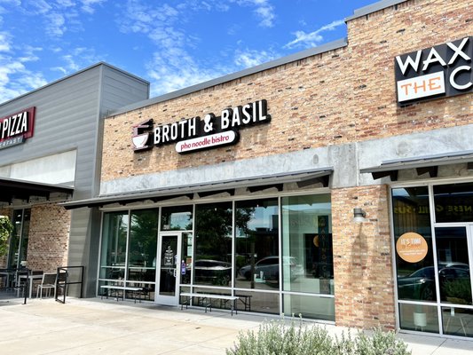 Broth & Basil by null